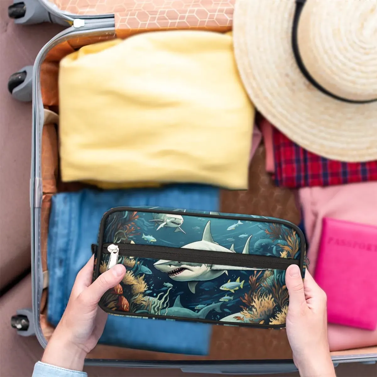 Travel Toiletry Bag for Women Men Fierce Sharks Hanging Cosmetic Bag Waterproof Makeup Bag for Shaving Makeup Toothbrush & Travel Essentials