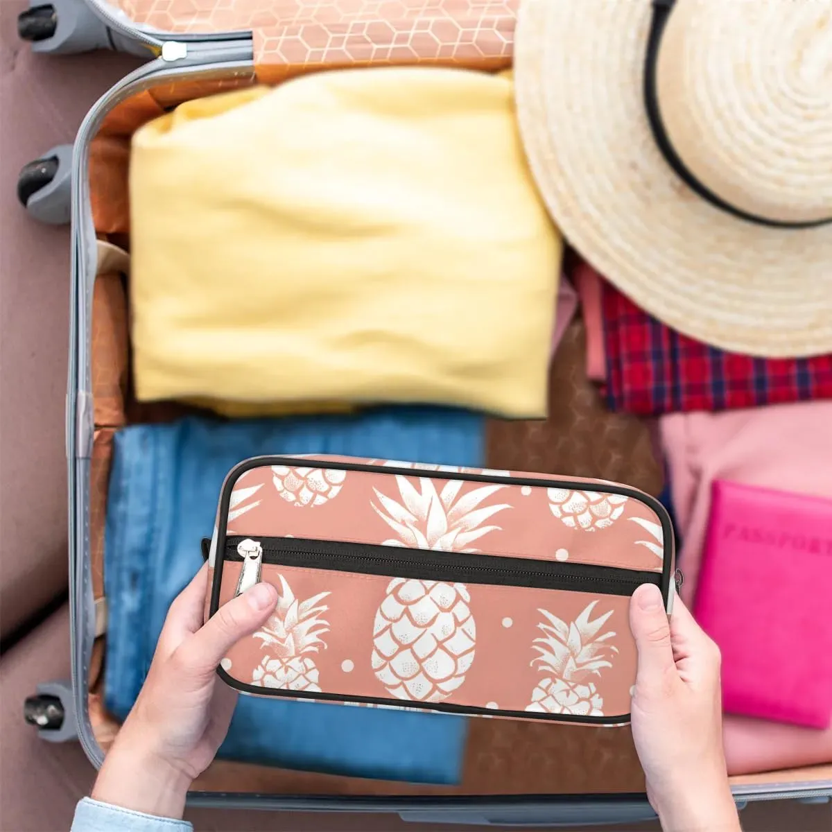 Travel Toiletry Bag for Women Men Fruit Pineapple print Hanging Cosmetic Bag Waterproof Makeup Bag for Shaving Makeup Toothbrush & Travel Essentials