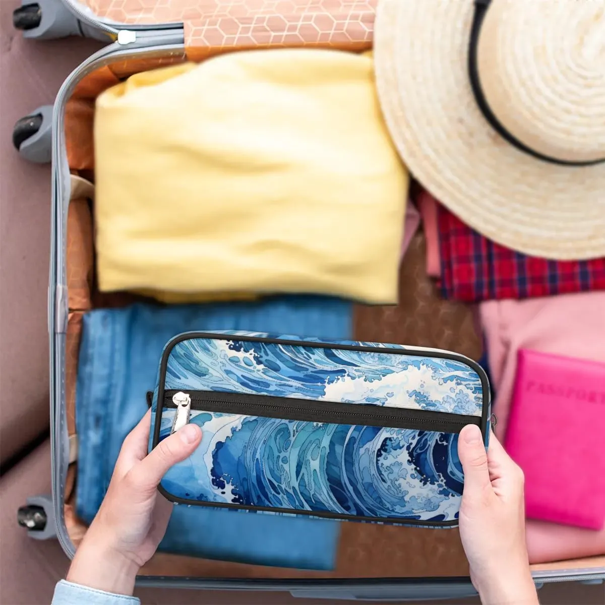 Travel Toiletry Bag for Women Men Sea Art Printing Hanging Cosmetic Bag Waterproof Makeup Bag for Shaving Makeup Toothbrush & Travel Essentials